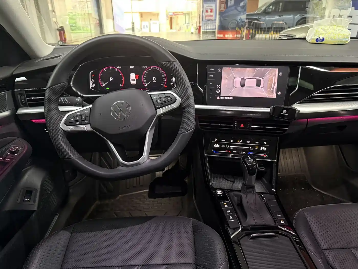 Volkswagen Passat 2025 Outstanding 380TSI Dragon Glory Edition фото 15