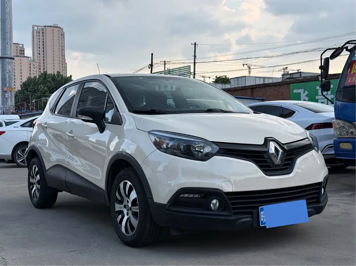 Renault Captur 2019 2015 Model 1.2T Automatic Standard Edition