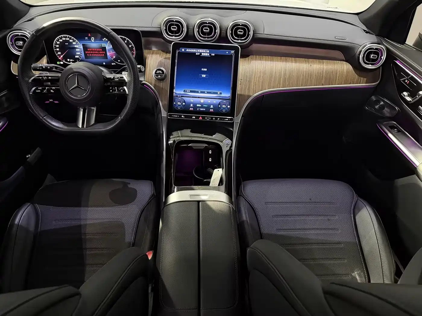 Mercedes-Benz GLC 2023 GLC 300 L 4MATIC Sport 5-Seater фото 4