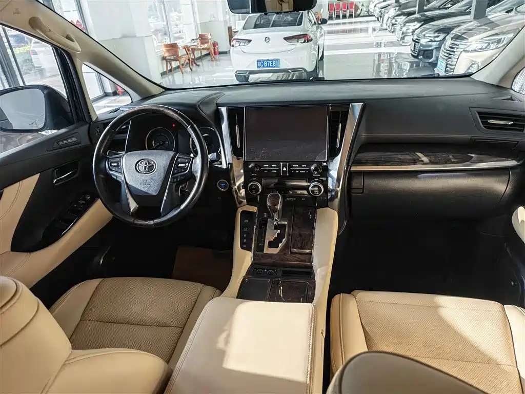Toyota Vellfire 2021 Crown Hybrid 2.5L HV Premium Edition фото 7