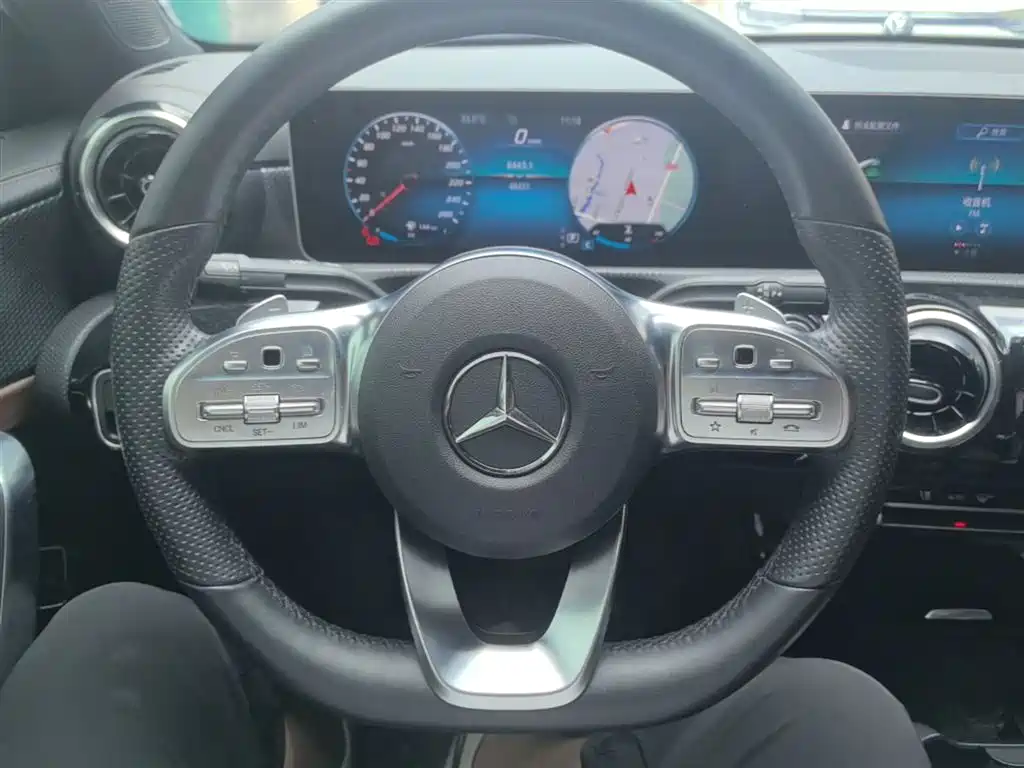 Mercedes-Benz A-Class 2019 A 200 L Sport Sedan фото 11