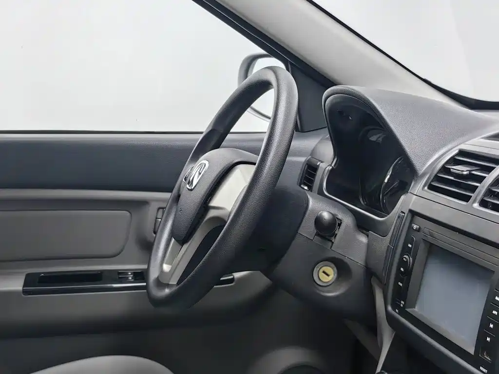BAIC Weiwang M20 2015 2014 1.5L Comfort BJ415B