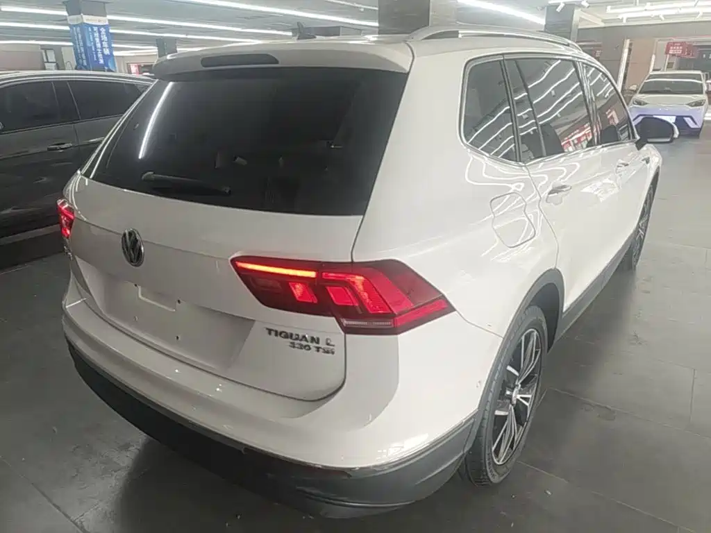 Фото 7 - Volkswagen Tiguan L