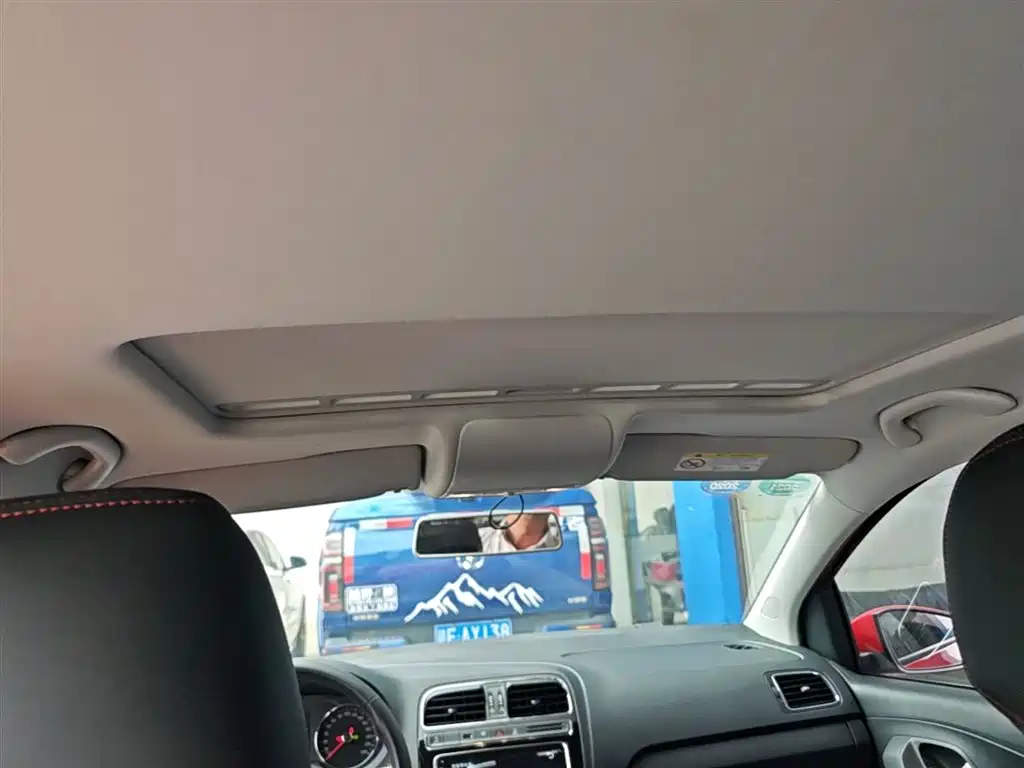 Volkswagen Polo 2018 1.5L Auto Comfort фото 18
