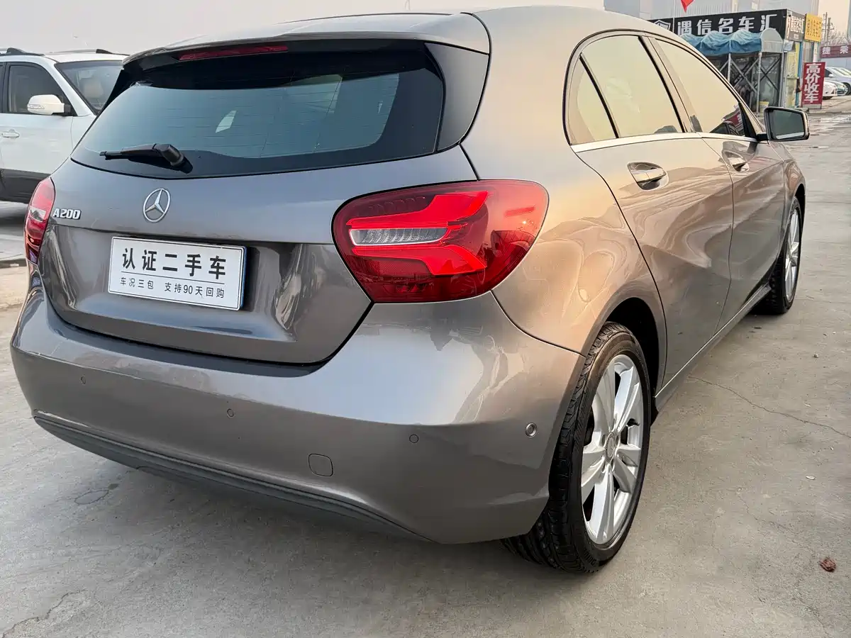 Mercedes-Benz A-Class (Import) 2017 A 200 Dynamic Edition фото 4