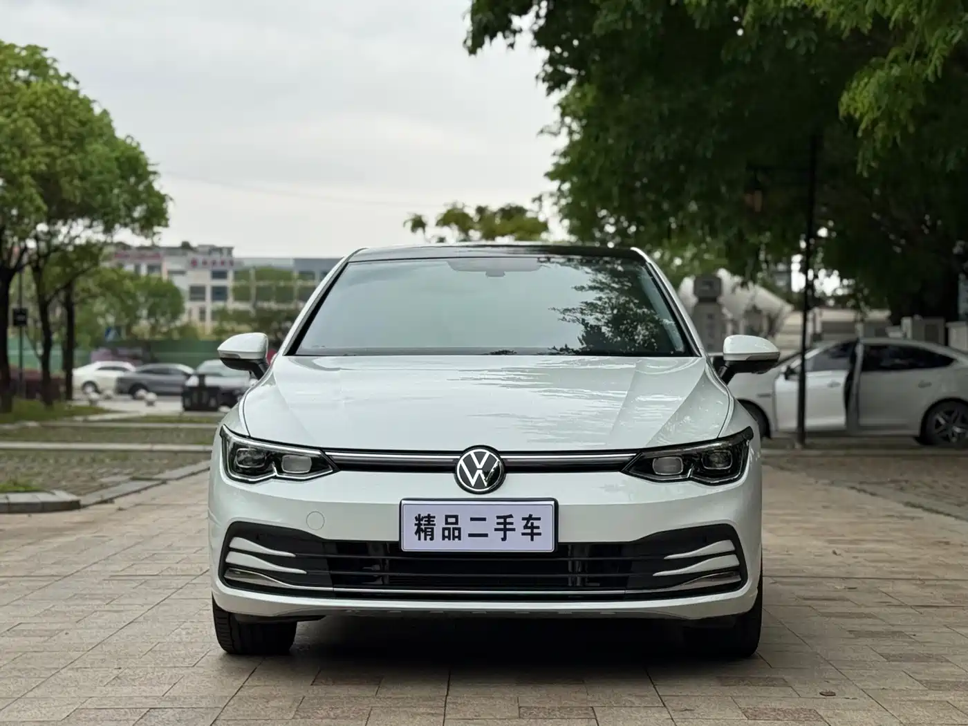 Volkswagen Golf 2024 280TSI DSG Pro 50th Anniversary Edition фото 2