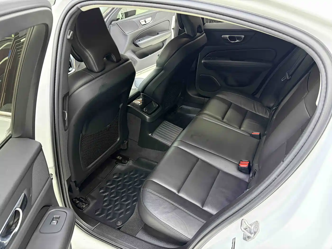 Volvo S60 Plug-in Hybrid 2020 2021 T8 Twin Engine AWD Inscription Luxury Edition