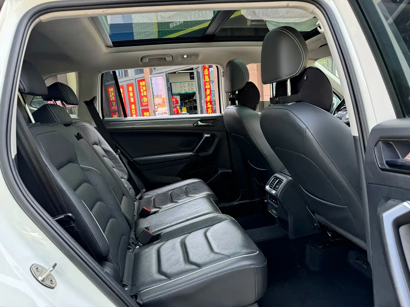 Volkswagen Tiguan L 2019 330TSI Automatic 2WD R-Line Flagship Edition China VI фото 9