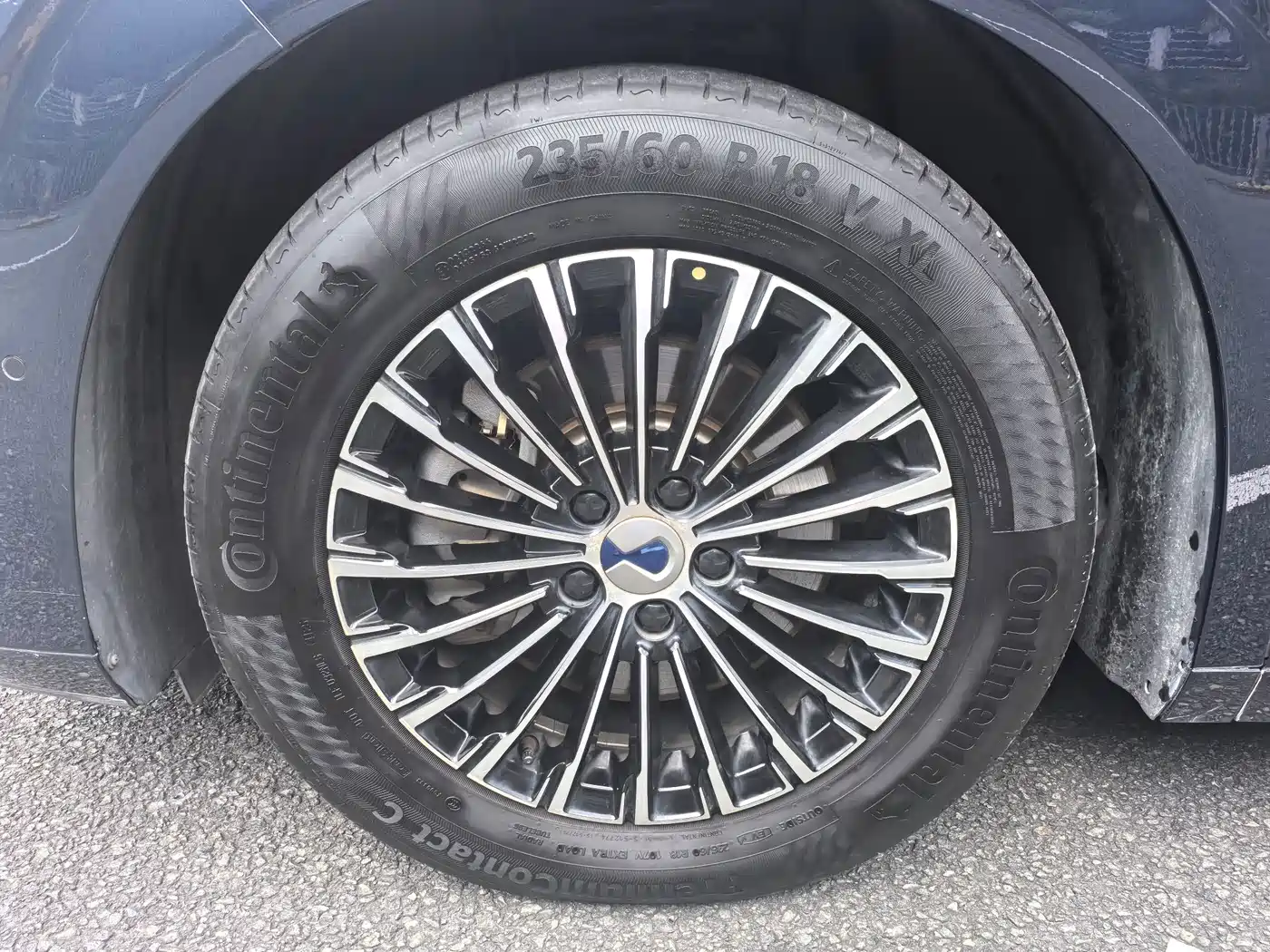 Denza D9 2023 2022 DM-i 970 AWD Flagship