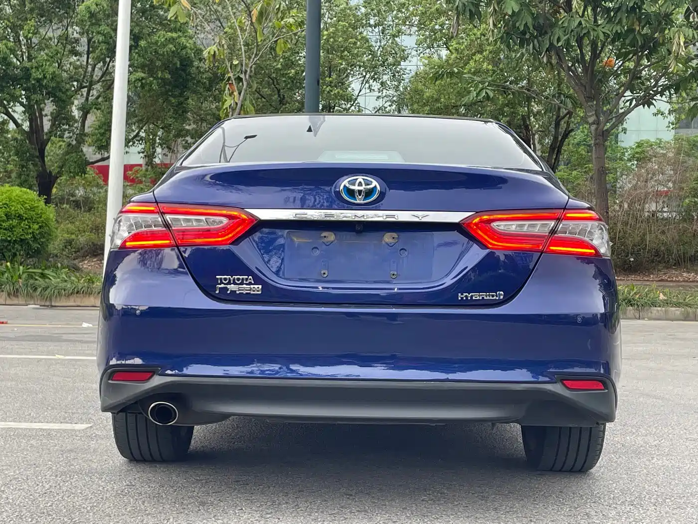 Toyota Camry 2018 Hybrid 2.5HG Luxury Edition фото 6