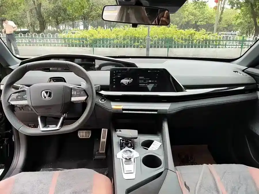 CHANGAN UNI-V