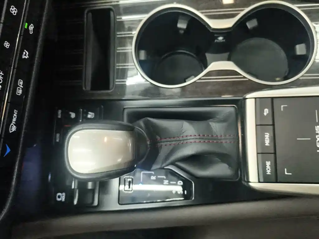 Фото 5 - Lexus RX