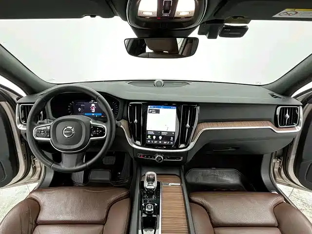 Фото 9 - Volvo S60