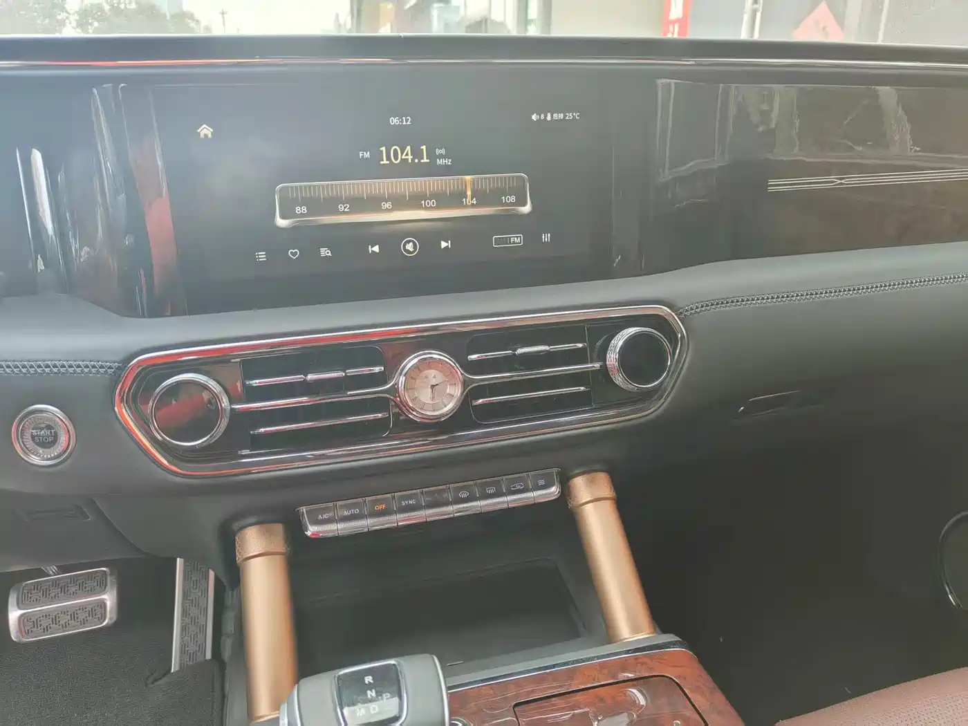 Hongqi Guoyao 2022 4.0T Elegant Flagship 6-Seater фото 14