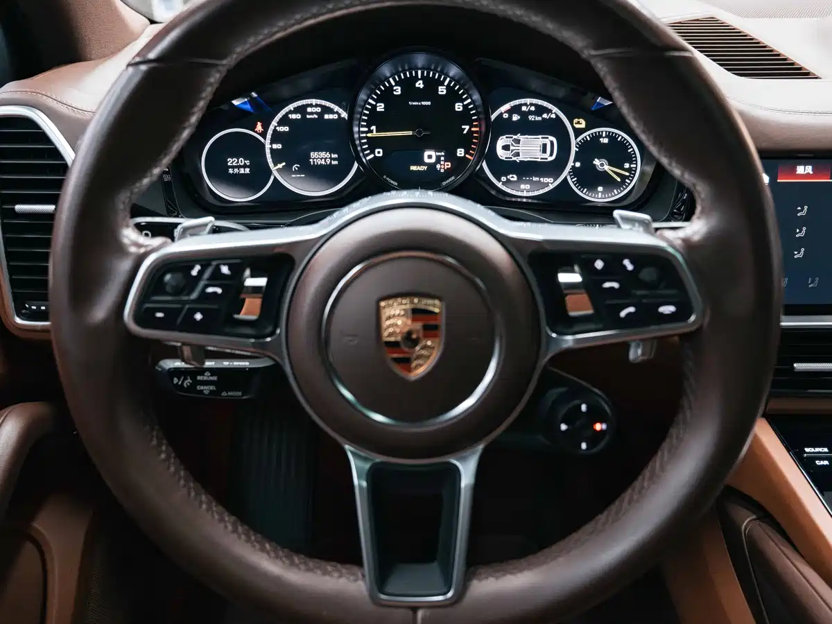 Porsche Cayenne New Energy 2023 Cayenne E-Hybrid 2.0T Platinum Edition фото 13