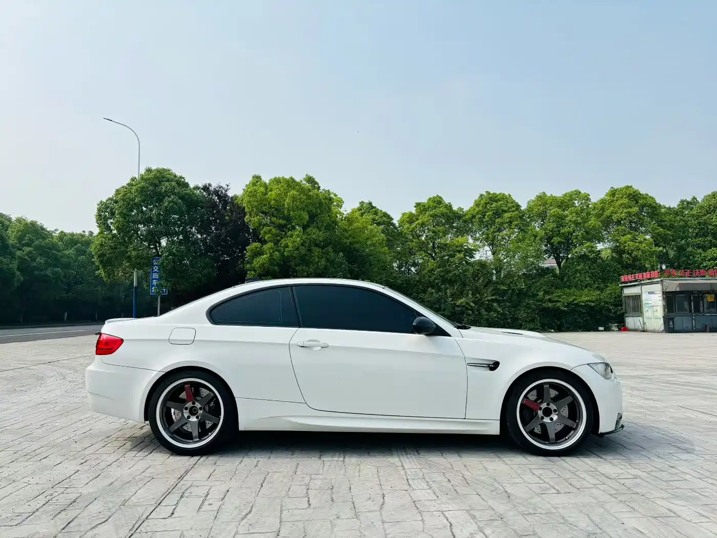BMW M3 2011 M3 Carbon Fiber Limited Edition фото 3