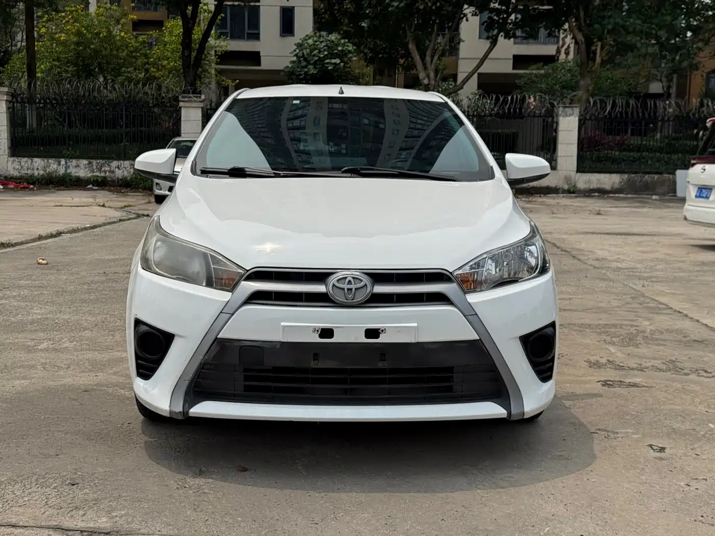 Toyota YARiS L Zhi Xuan 2015 1.5E Auto Charming Edition фото 2
