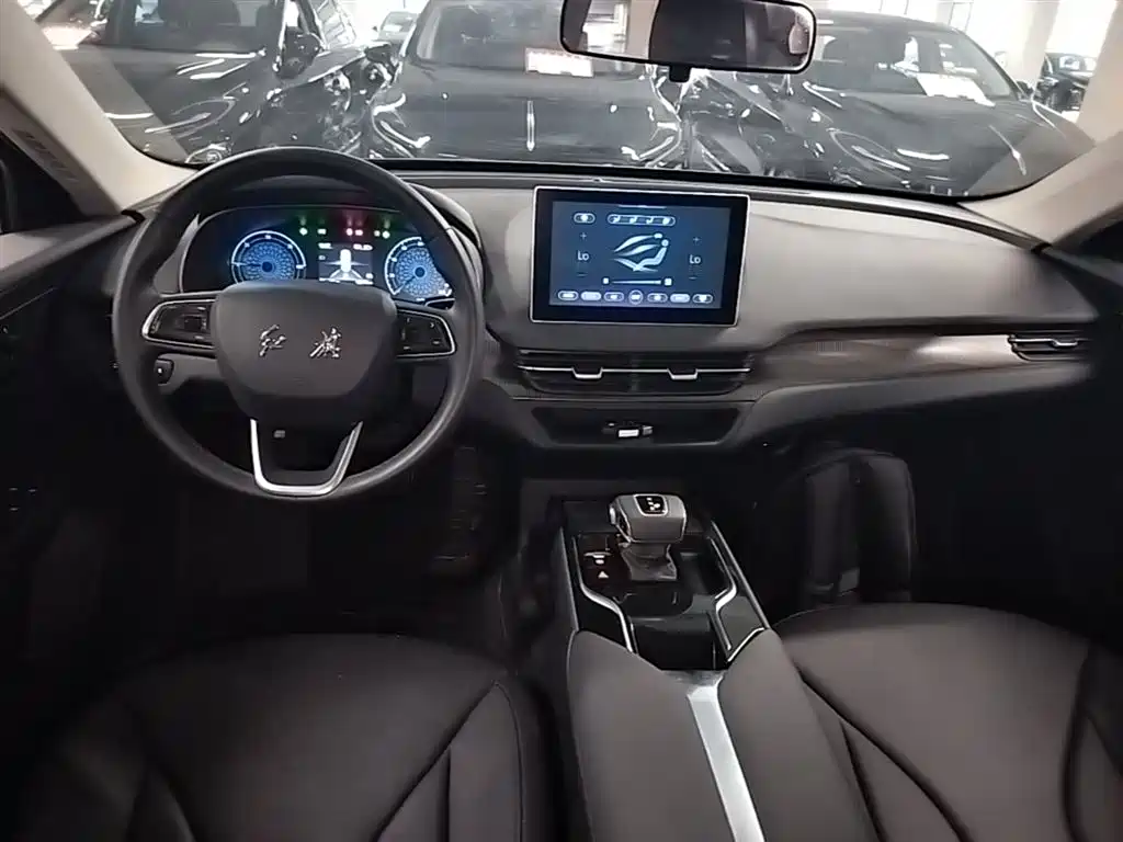 Hongqi E-QM5 2023 Facelift Basic Travel Edition фото 10