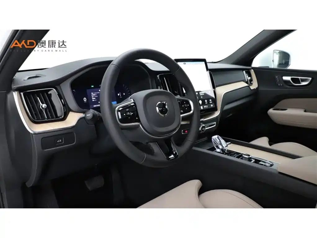 Фото 6 - Volvo XC60