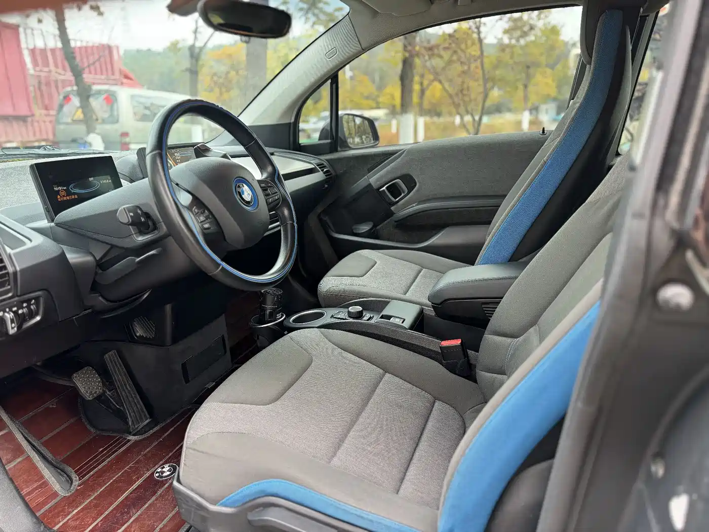 BMW I3