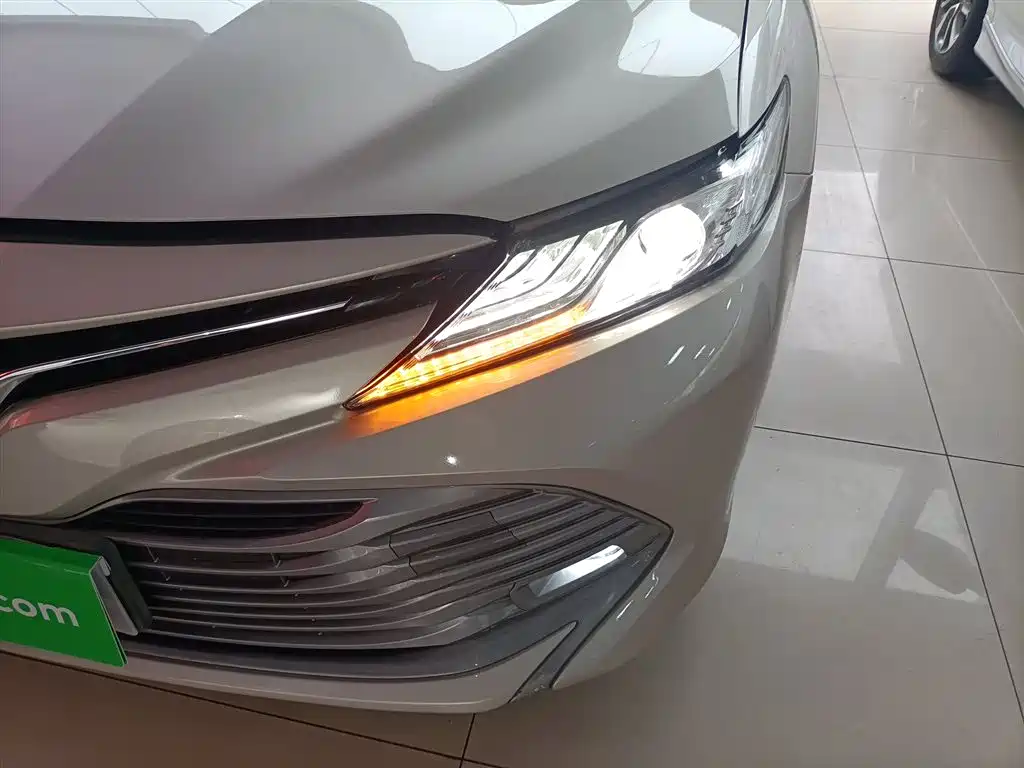 Toyota Camry 2018 2.5G Luxury Edition фото 19