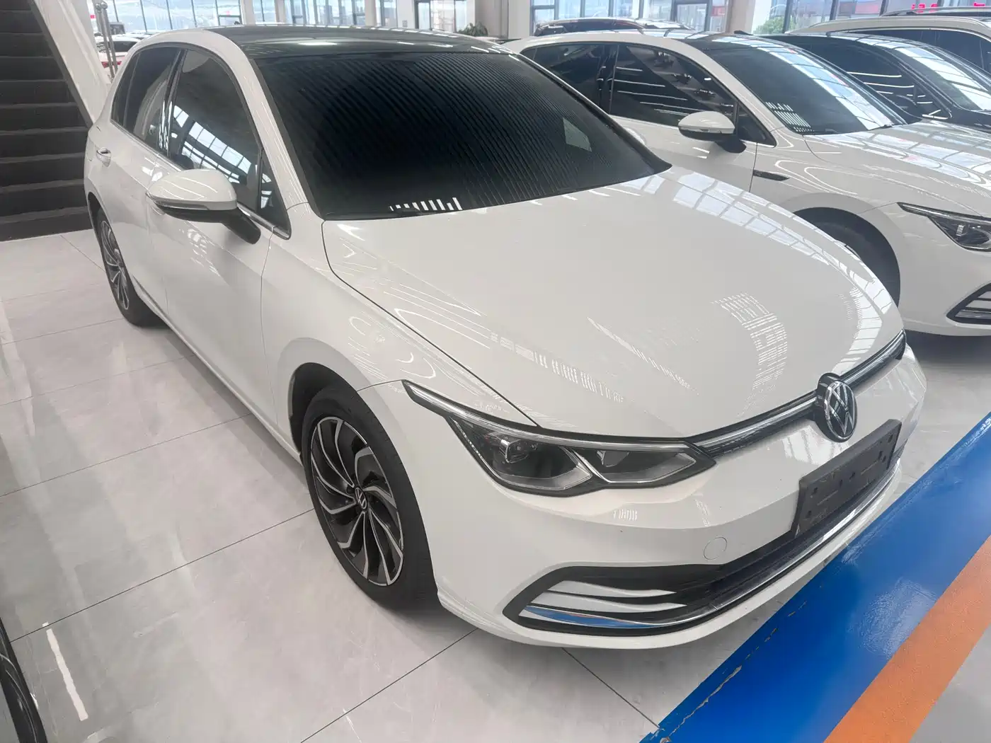 Volkswagen Golf 2023 Facelift 280TSI DSG Pro фото 3