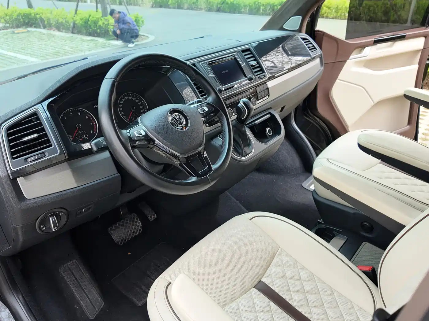 Volkswagen Caravelle 2018 2.0TSI 4WD Luxury Edition 7-Seater фото 5