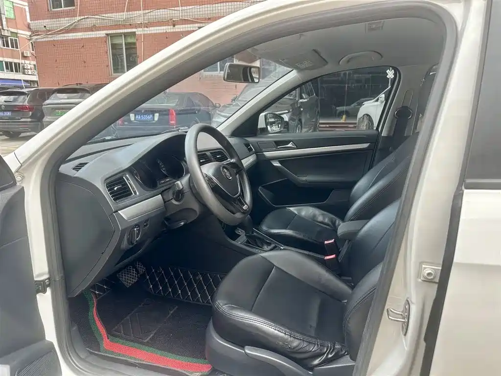 Volkswagen Lavida 2017 1.6L Automatic Trend Edition фото 5