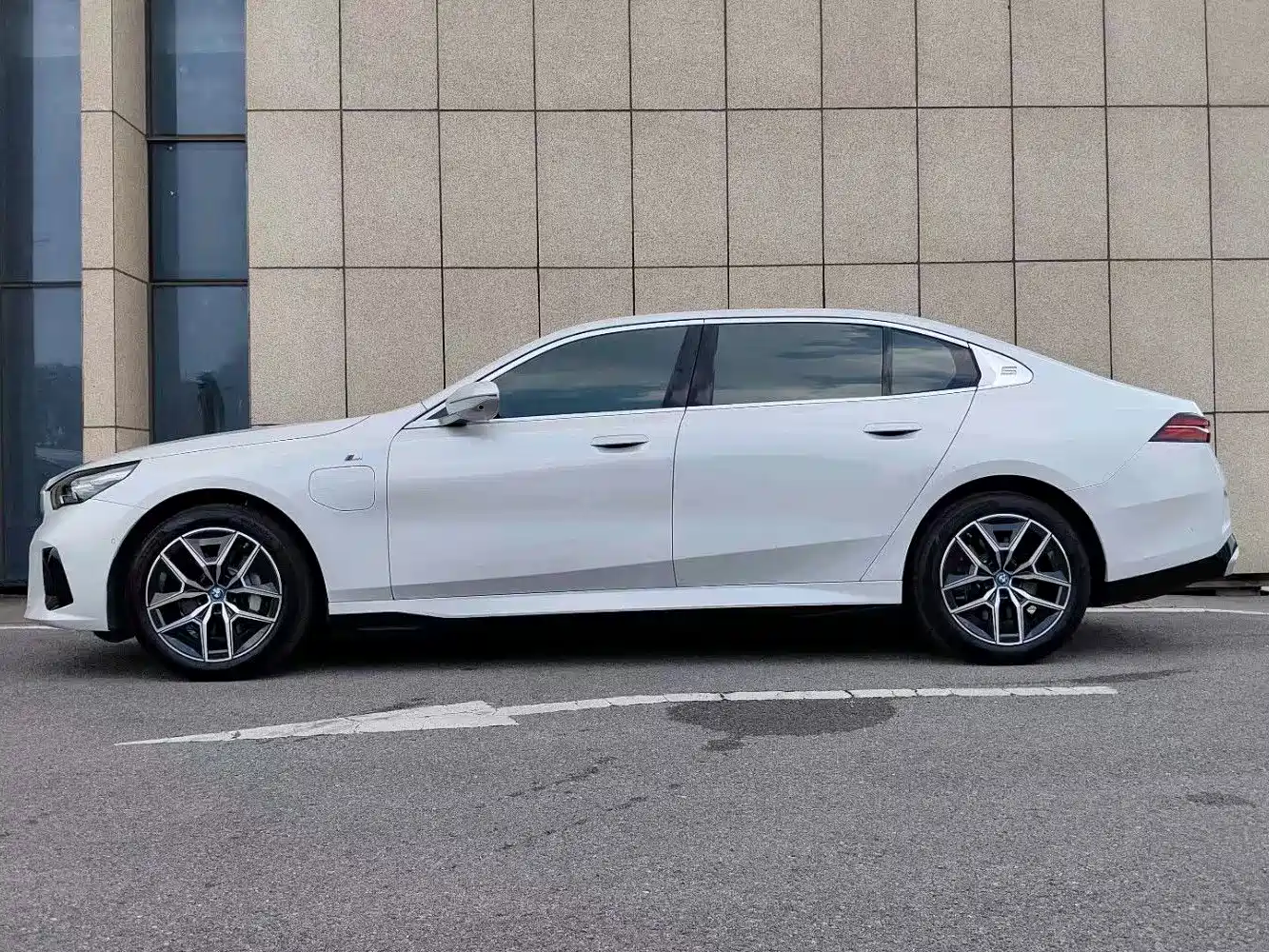 BMW i5 2025 2025 eDrive 40L M Sport Package