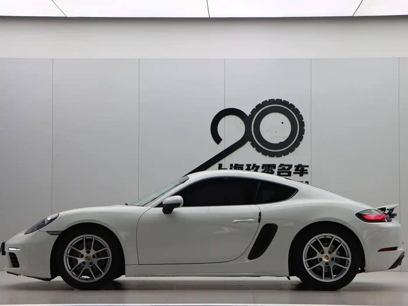 Porsche 718 2018 Cayman 2.0T фото 7