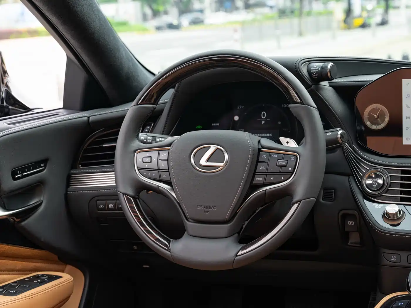 Lexus LS 2025 2024 Model 500h Luxury Edition