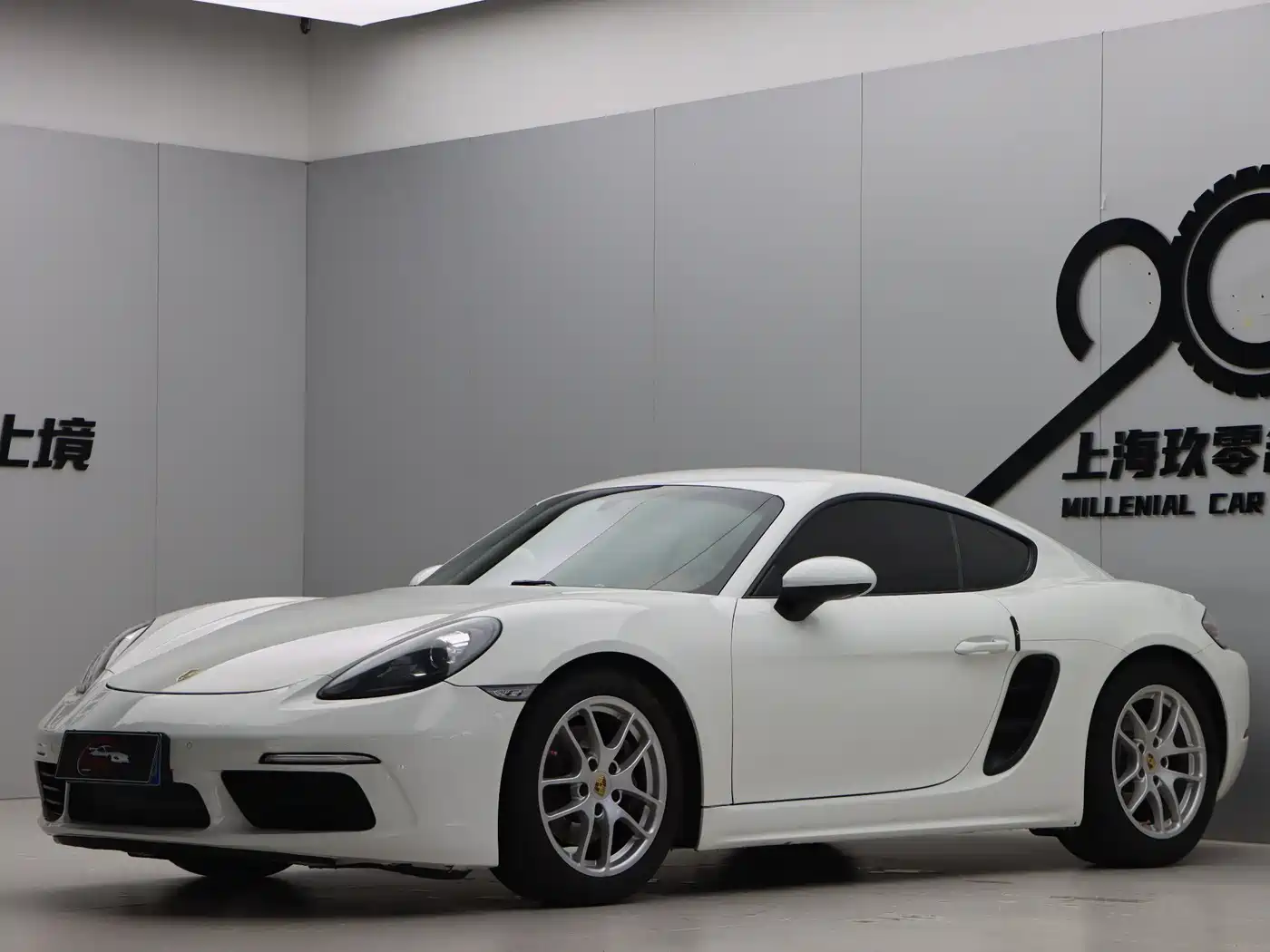 Porsche 718 2018 Cayman 2.0T фото 3