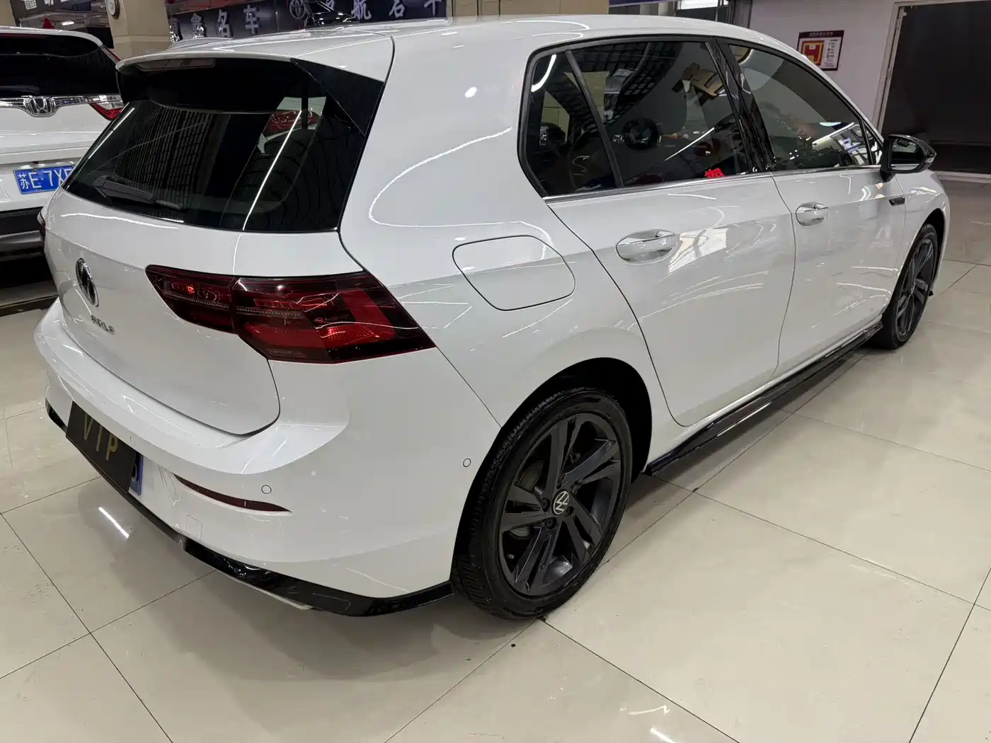 Фото 5 - Volkswagen Golf