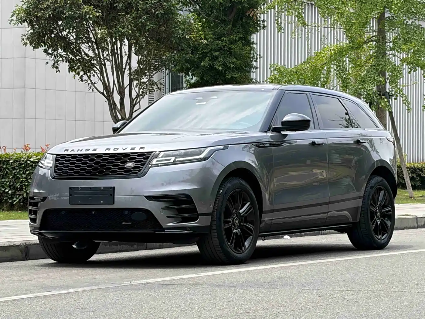 Land Rover Range Rover Velar 2023 250PS Gloss Black Collector's Edition