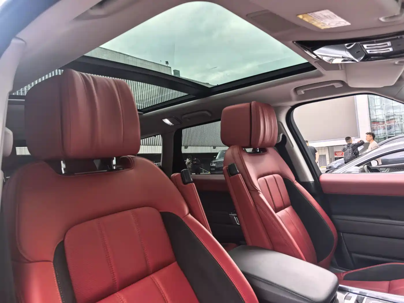 Land Rover Range Rover Sport 2022 3.0 L6 Gloss Black Edition фото 23