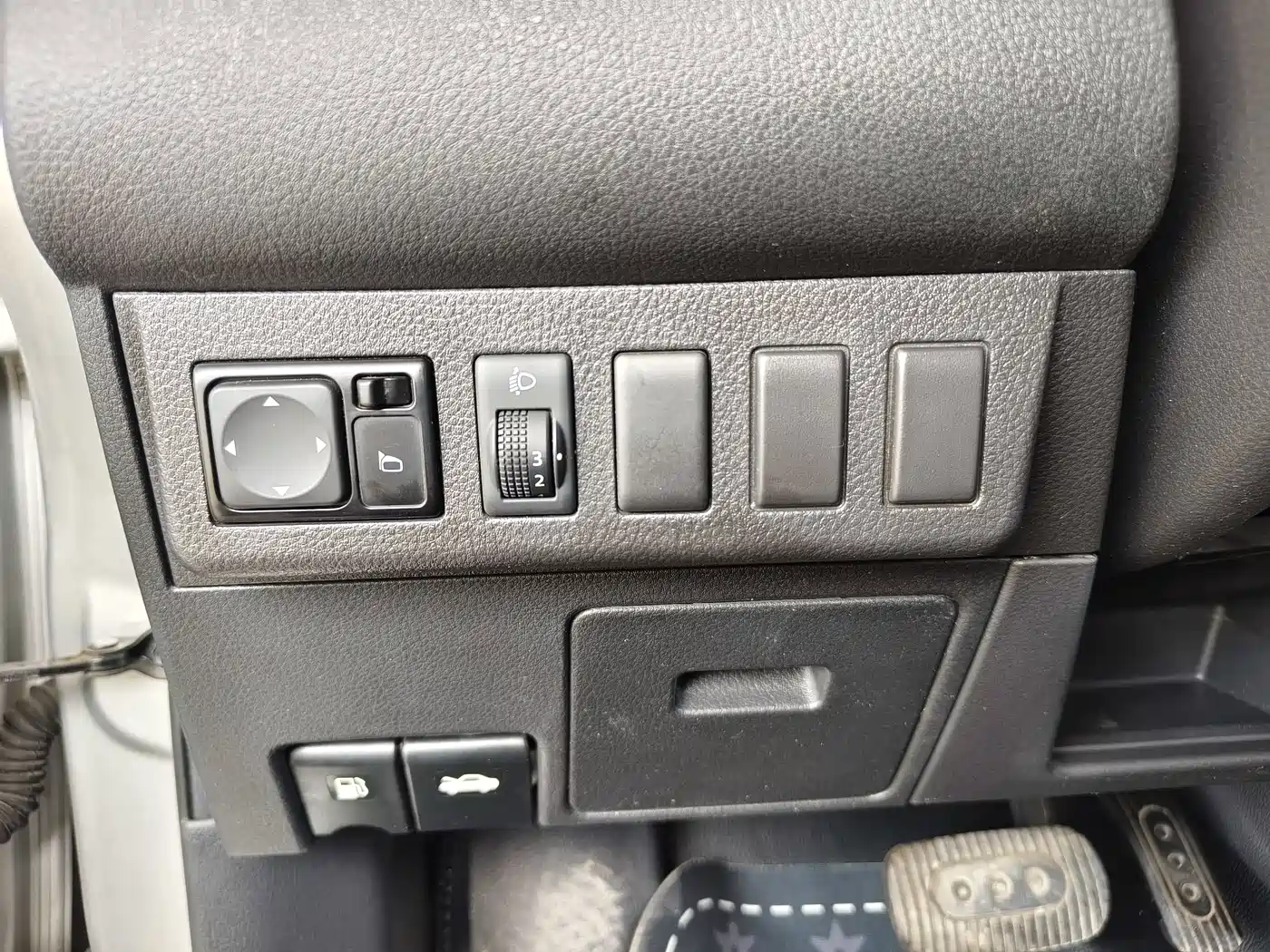 Venucia R50X 2014 2013 1.6L Automatic