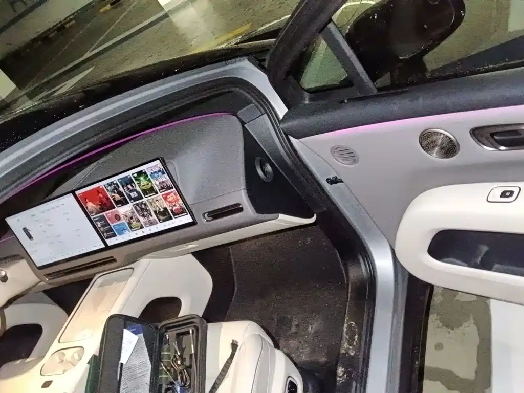 Photo 20 - Li Auto i6