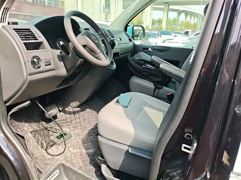 Volkswagen Caravelle 2015 2.0TSI 4WD Comfort фото 11