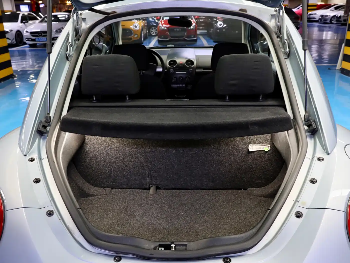 Volkswagen Beetle 2010 Model 1.6 AT фото 6