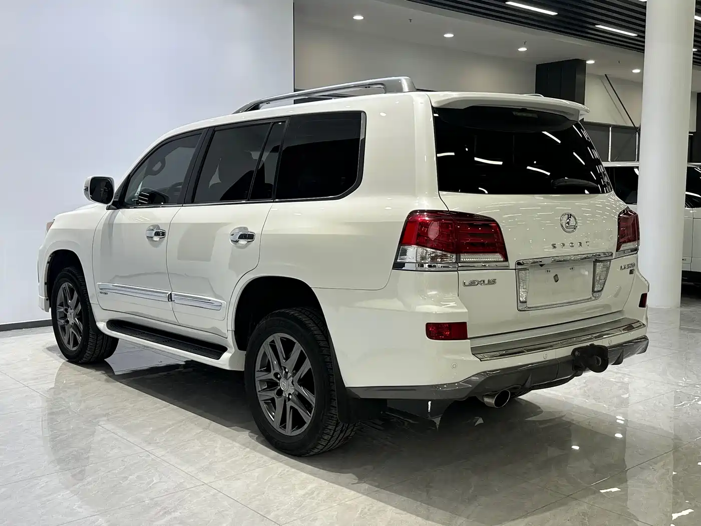 Lexus LX фото 6