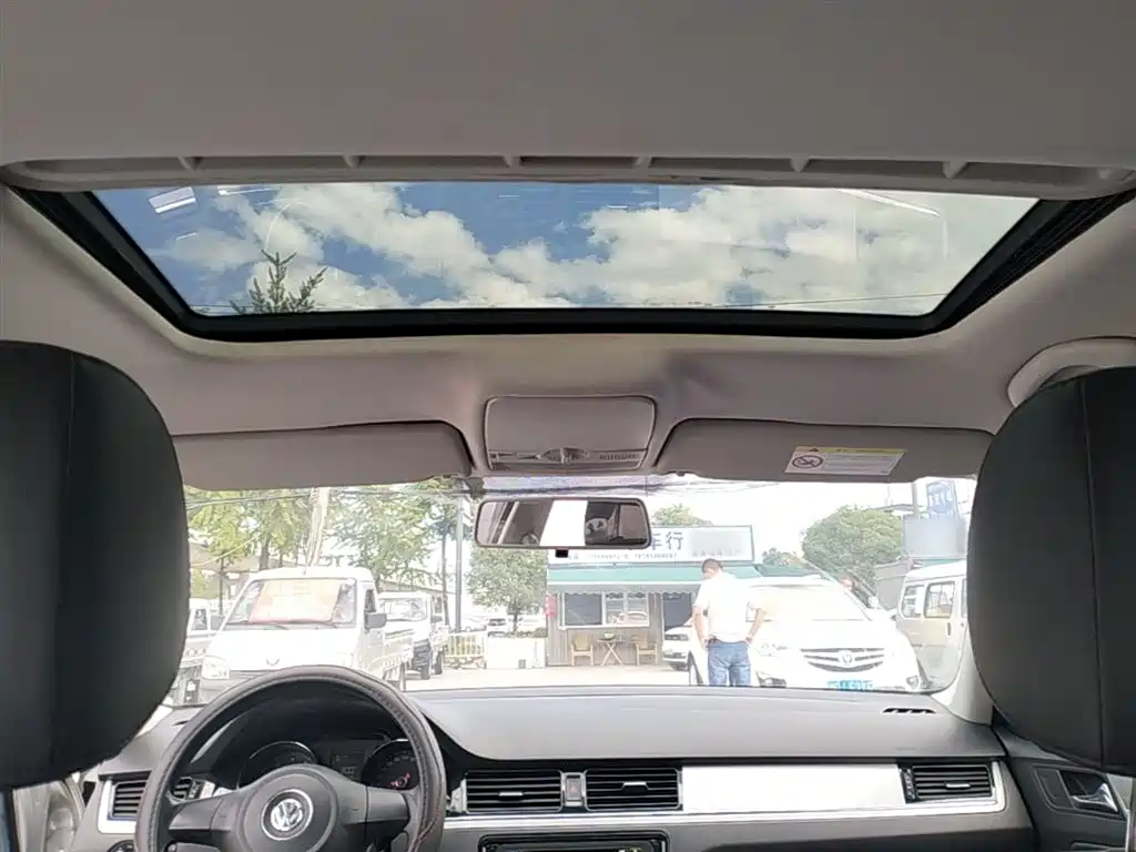 Volkswagen Bora 2014 1.6L Manual Comfort Edition фото 18