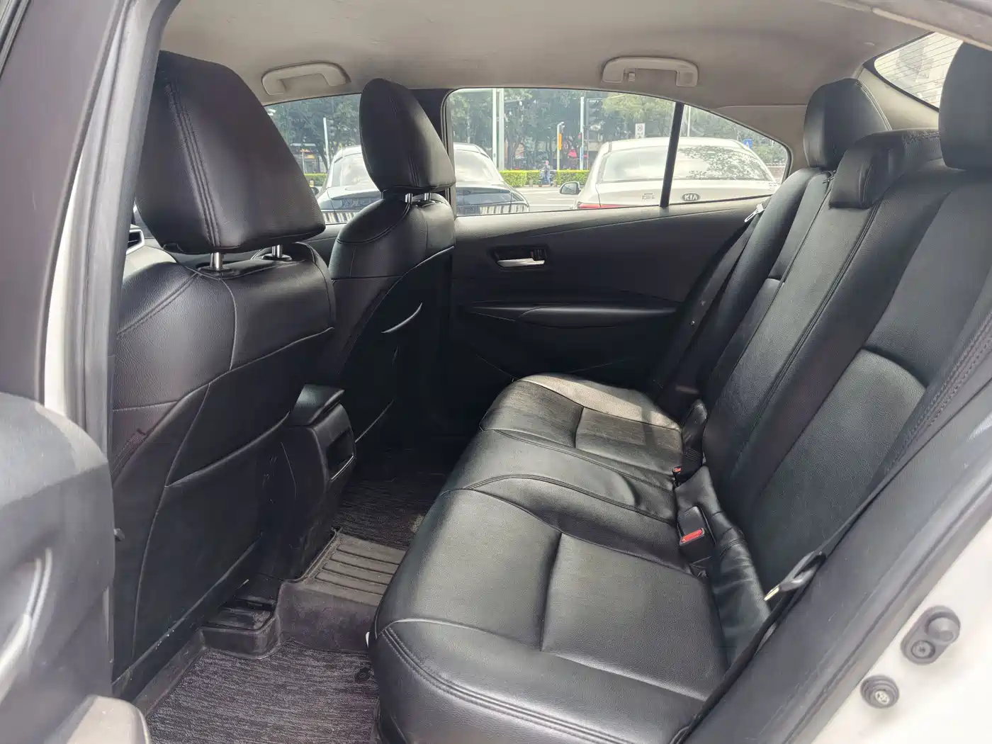 Photo 9 - Toyota Corolla