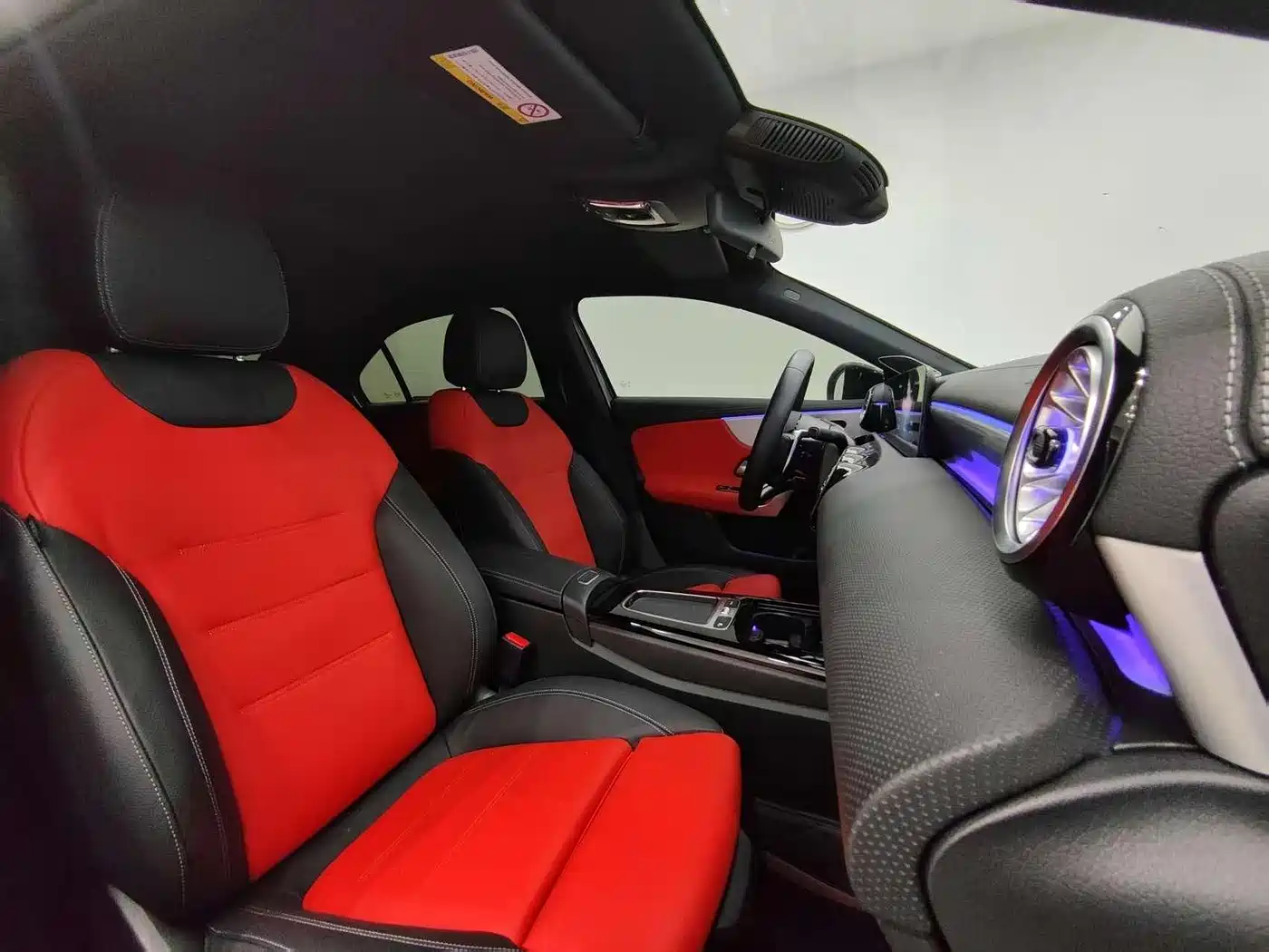 Mercedes-Benz A-Class AMG 2025 AMG A 35 L 4MATIC фото 8