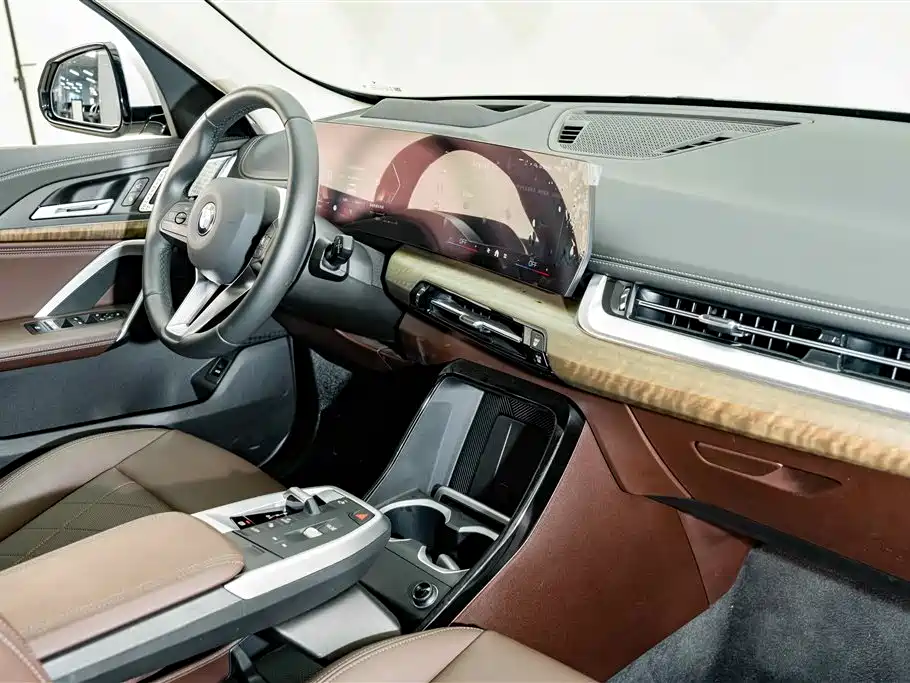 BMW X1 2025 2024 xDrive25Li X Design Package