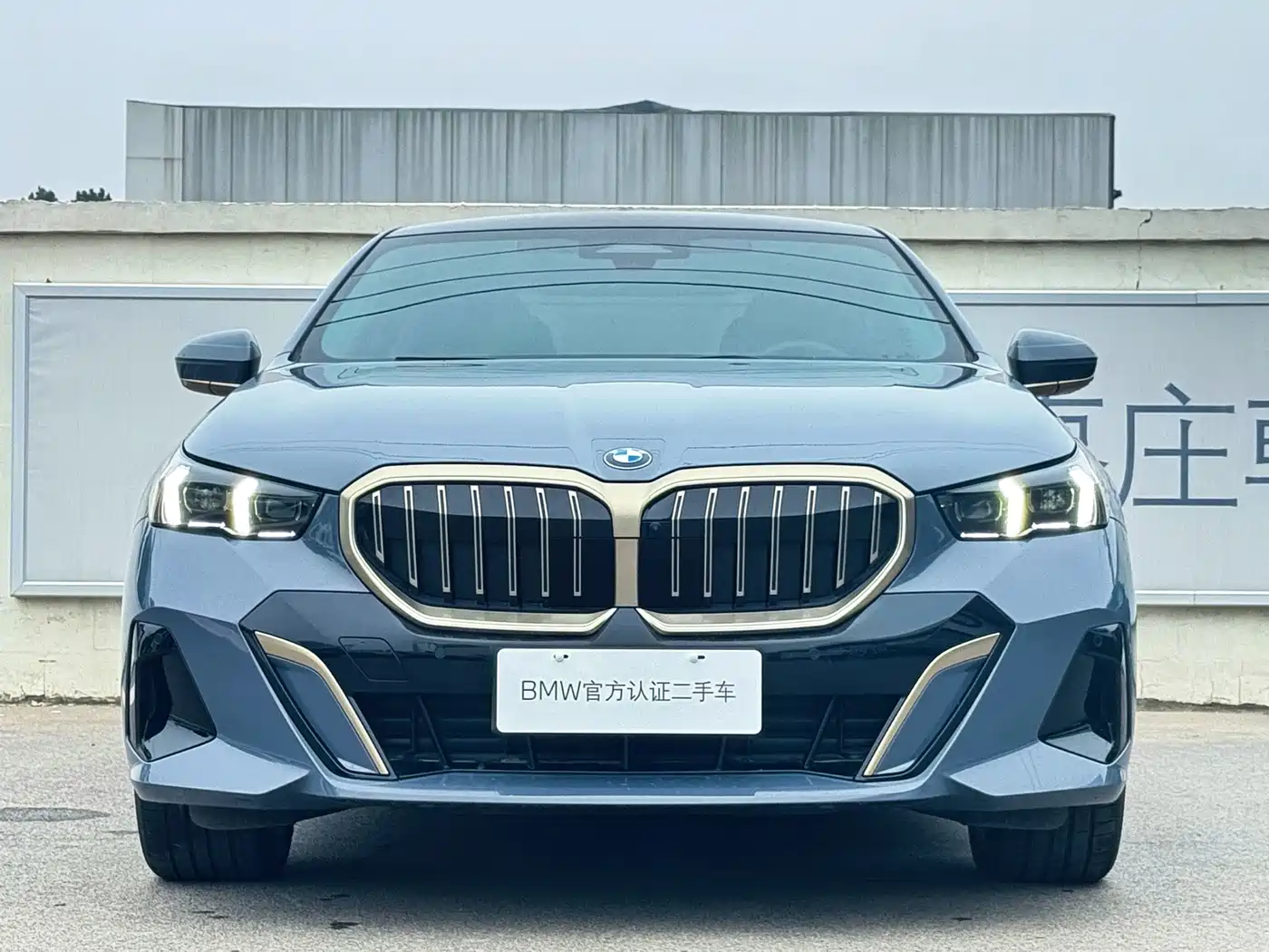 BMW 5 Series 2025 530Li Leading M Sport Package фото 2
