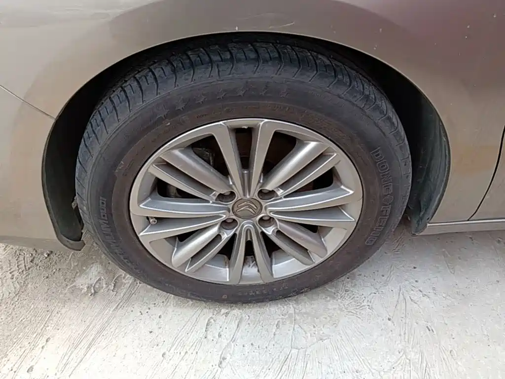 Фото 23 - Citroën C4L