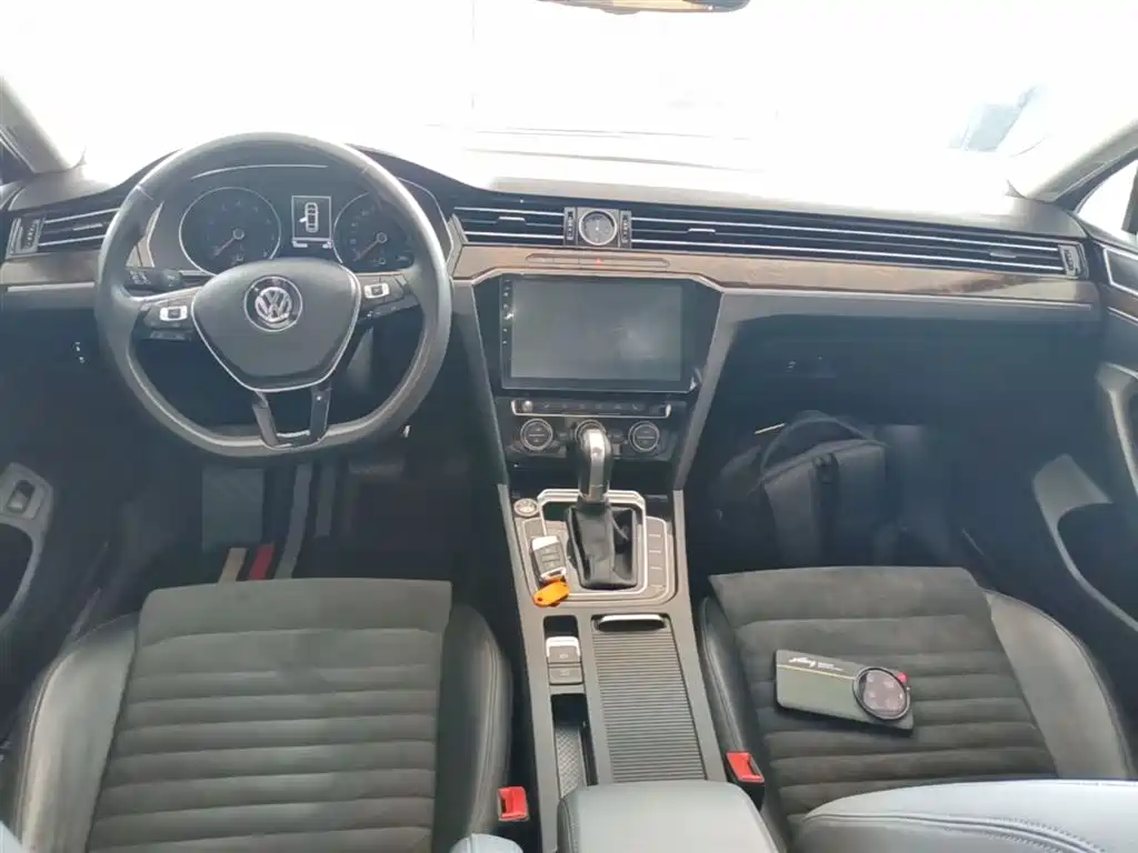 Volkswagen Magotan 2017 330TSI DSG Luxury фото 10