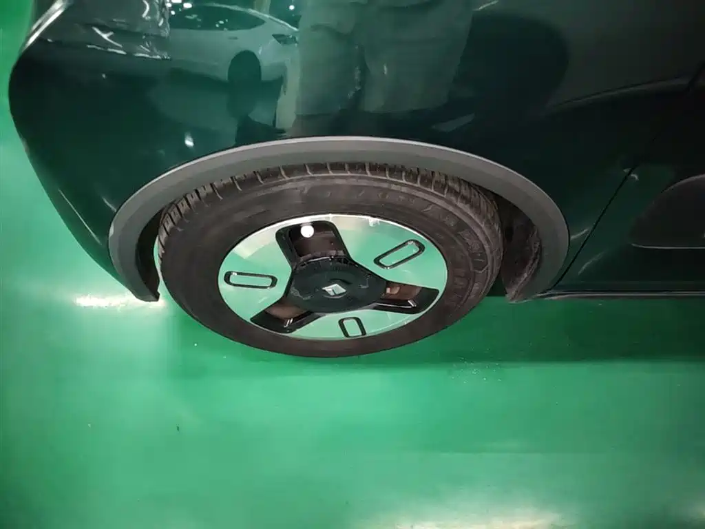 Фото 23 - Baojun KiWi EV