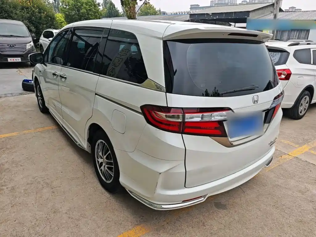 Фото 5 - Honda Odyssey