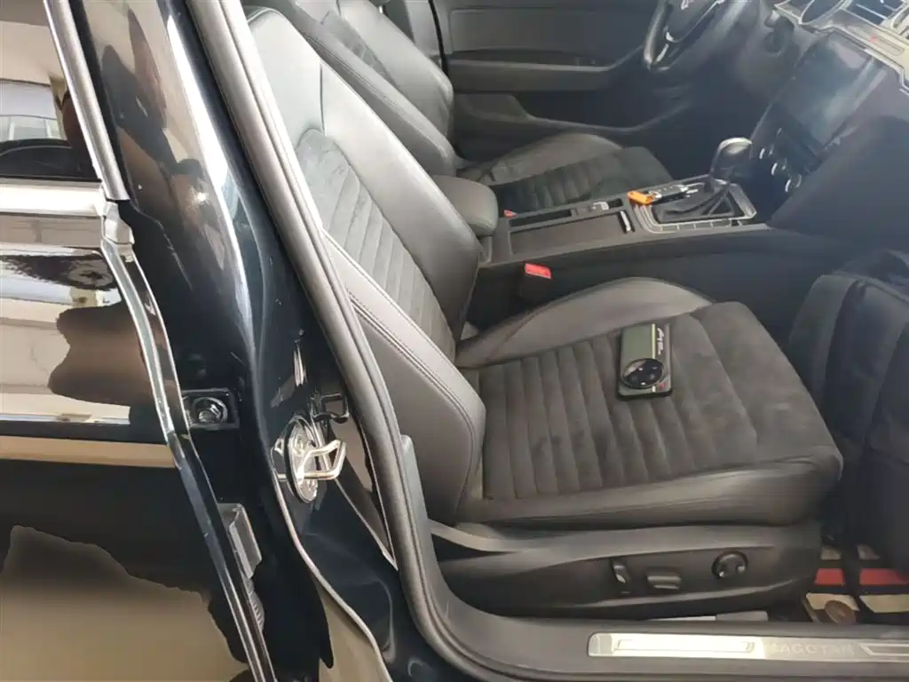 Volkswagen Magotan 2017 330TSI DSG Luxury фото 25